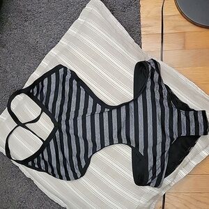Dkny Grey and black striped monikini size 8 (runs pretty small)